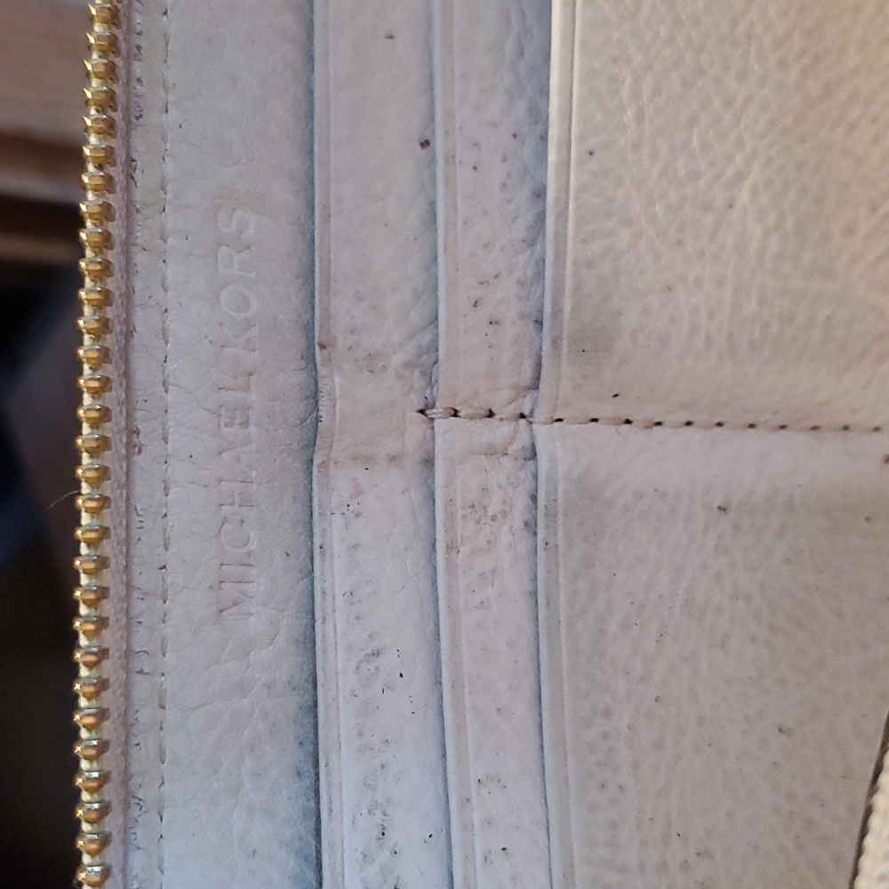 Michael Kors Wallet - Picture 3 of 9